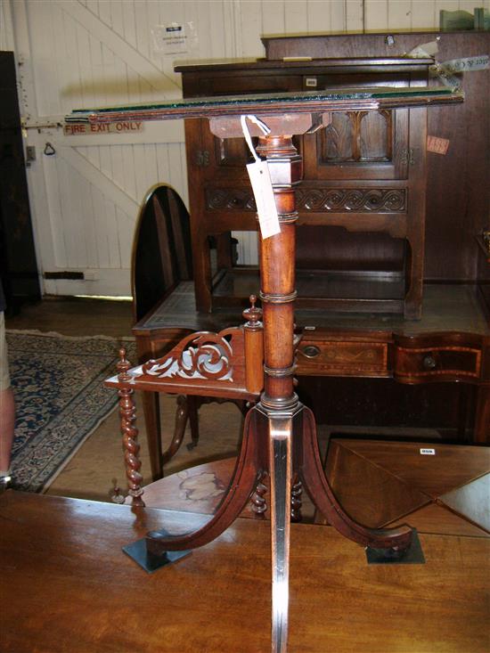 Regency mahogany tilt-top table